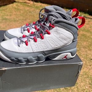 Air Jordan Retro 9 Gradeschool